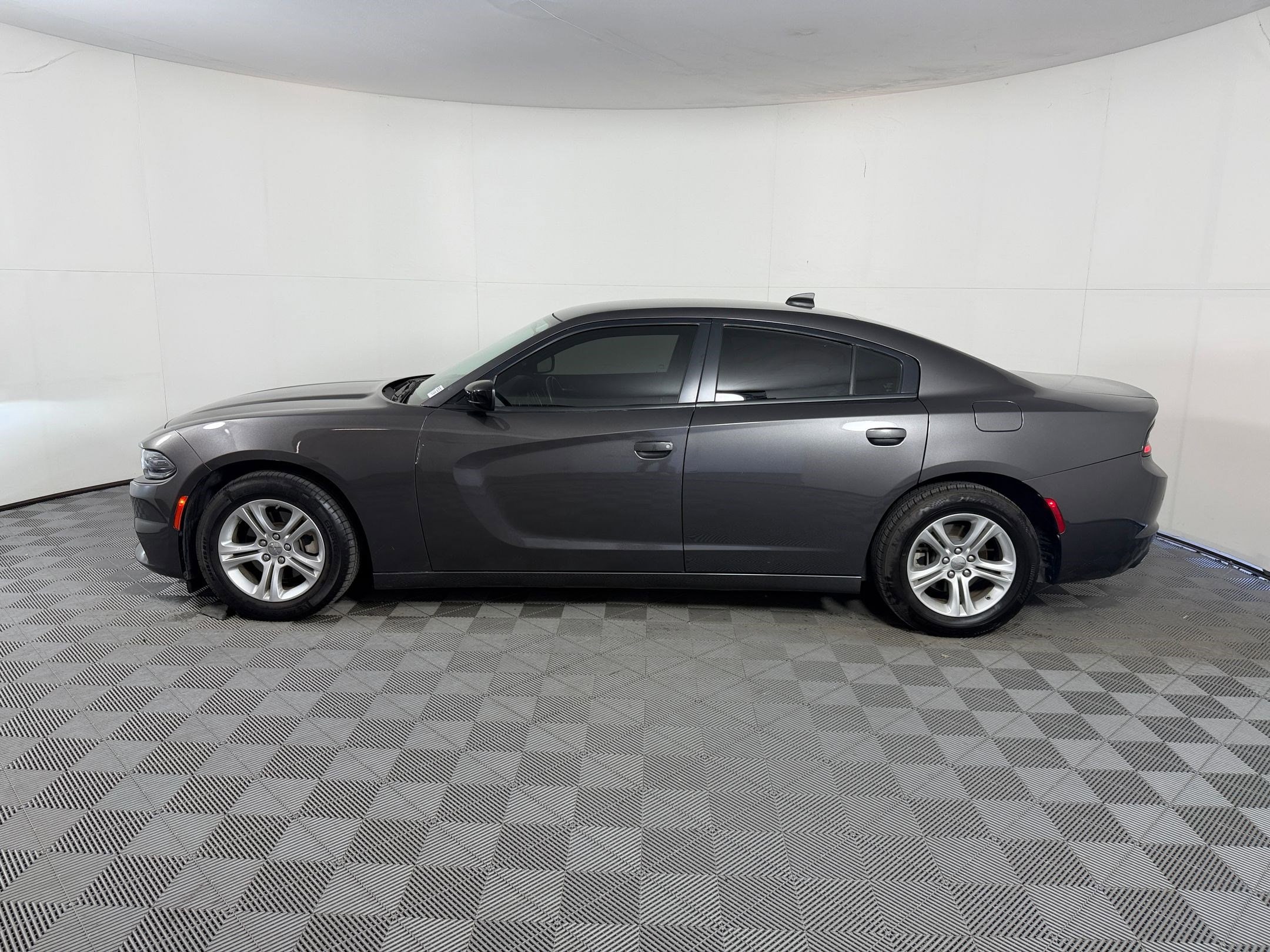 Charger SXT Sedan