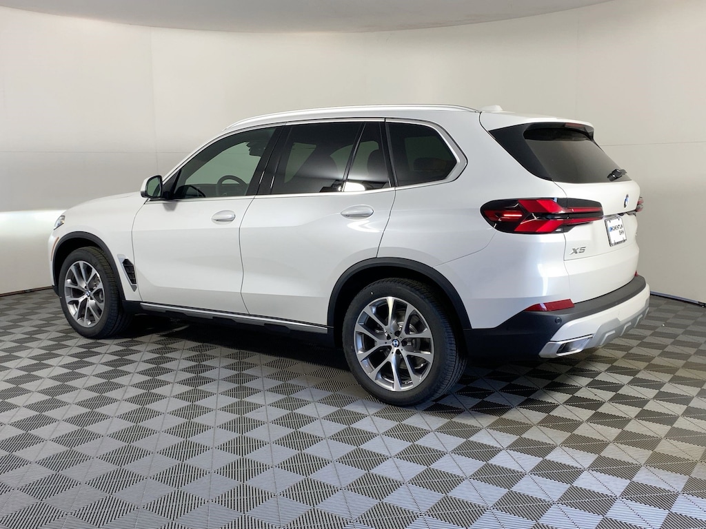 New 2026 BMW X5 sDrive40i SUV