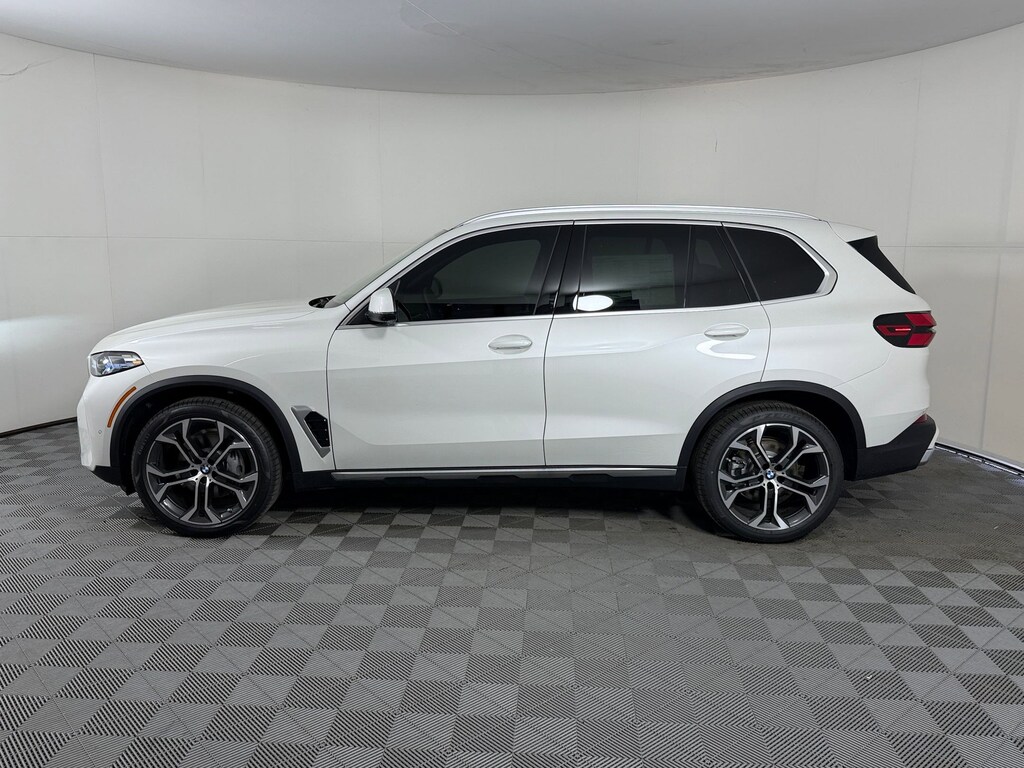 New 2026 BMW X5 sDrive40i SUV