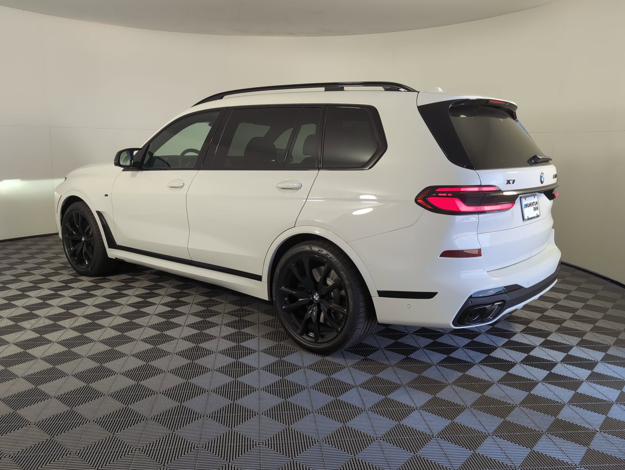 2026 Bmw X7 M60i photo 2
