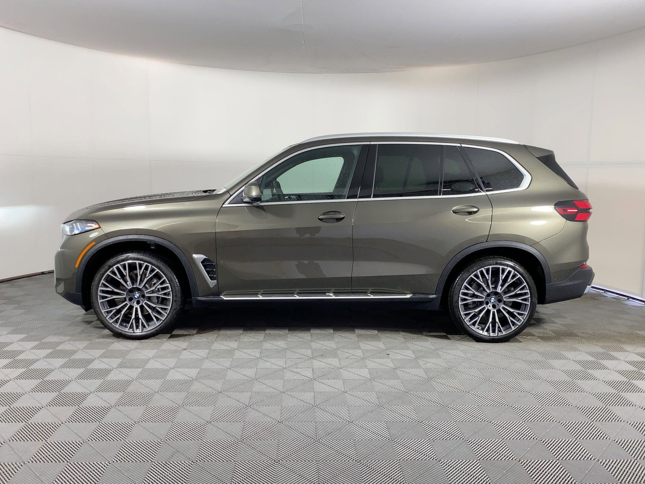 2026 Bmw X5 sDrive40i photo 2