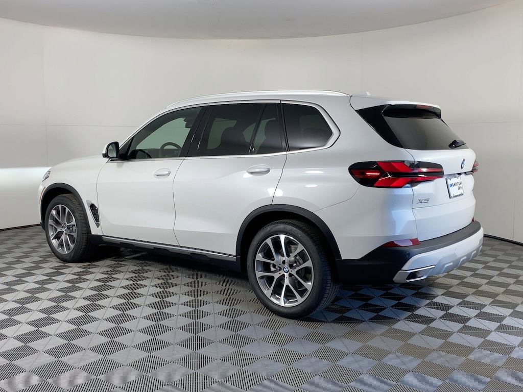 New 2026 BMW X5 sDrive40i SUV