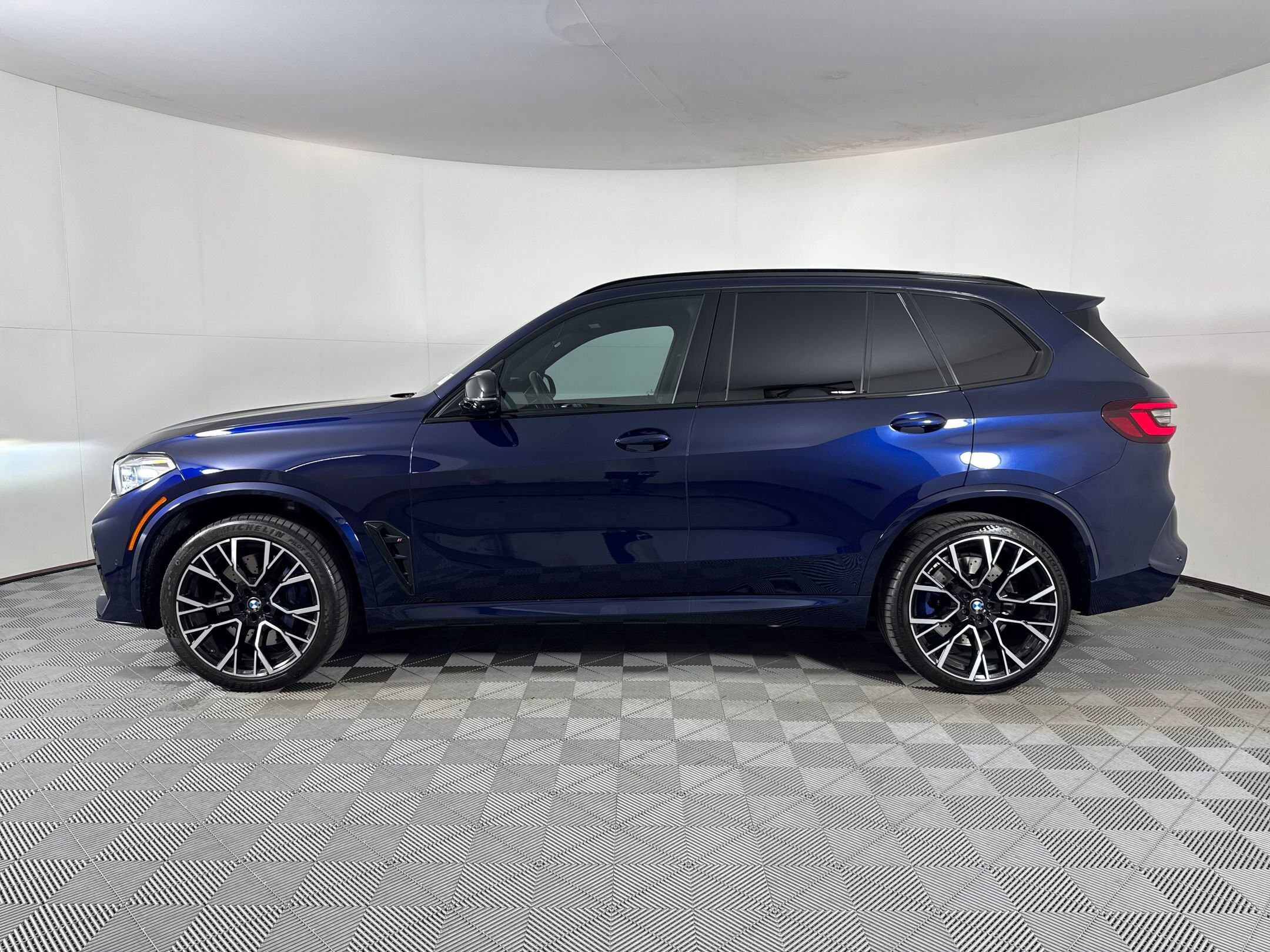 2021 Bmw X5 M photo 2