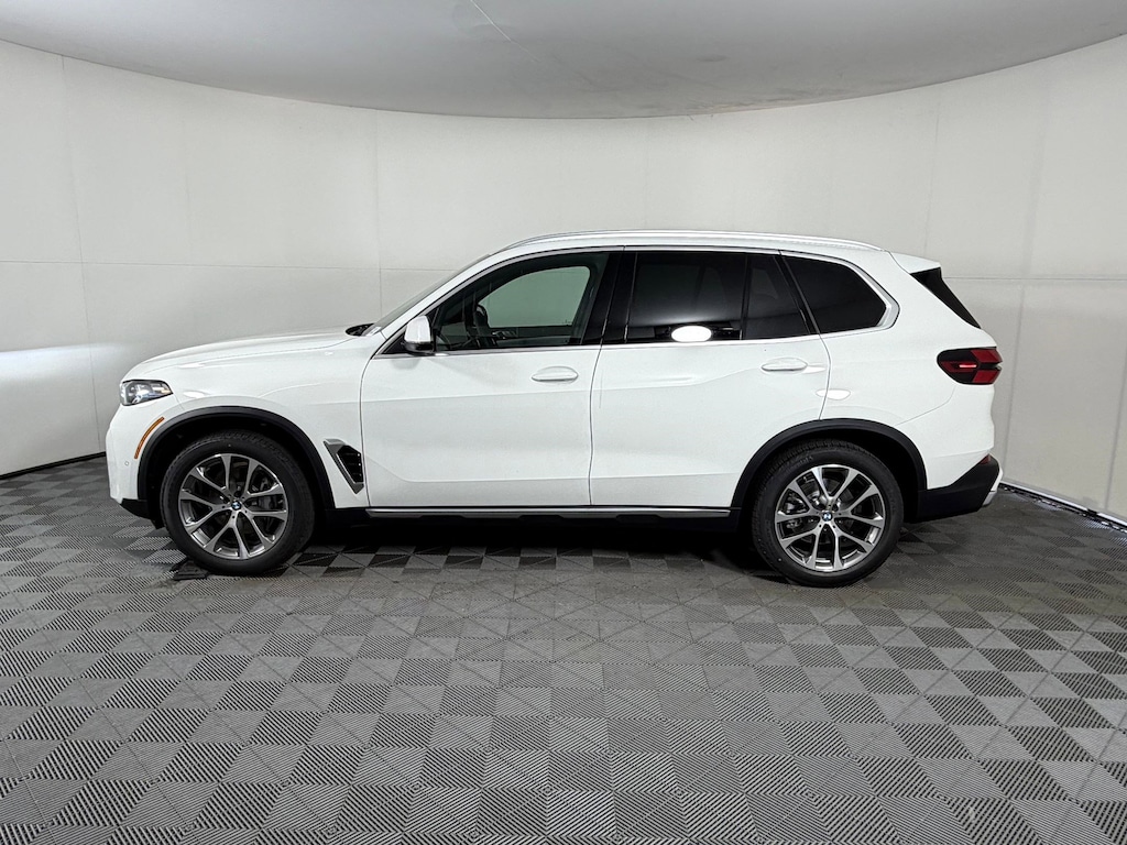 New 2026 BMW X5 sDrive40i SUV