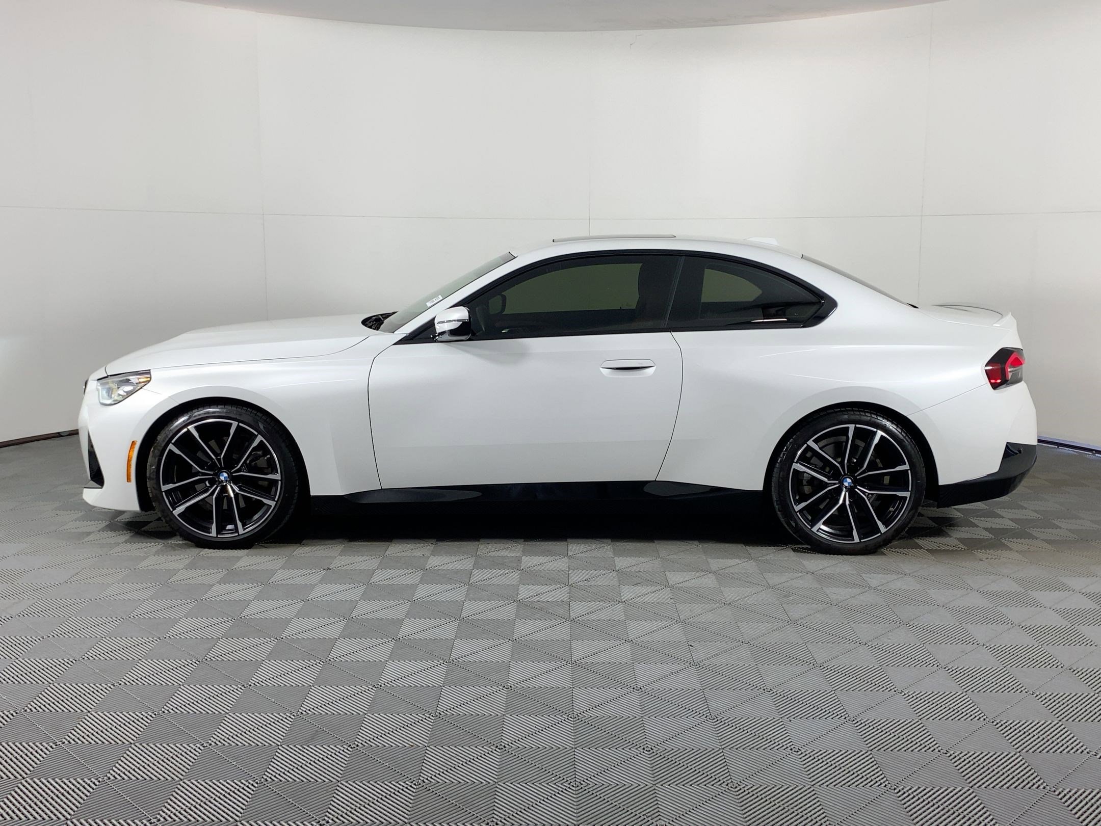 2023 Bmw 230i Coupe photo 2