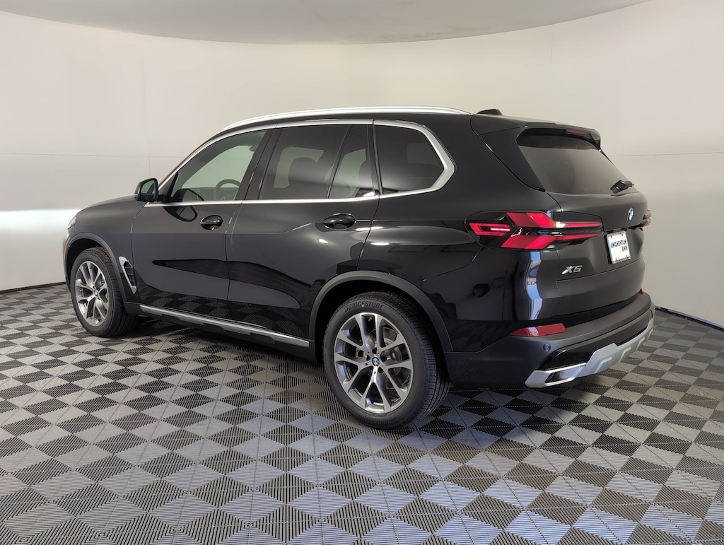 New 2026 BMW X5 sDrive40i SUV