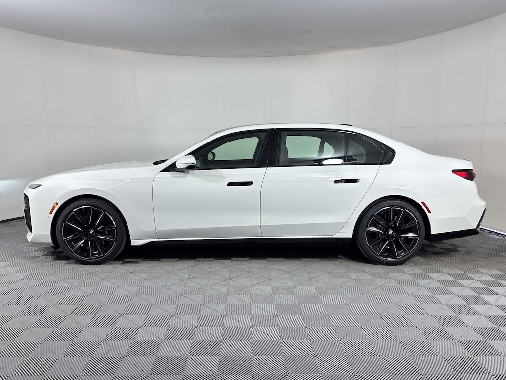 New 2026 BMW 740i xDrive Sedan