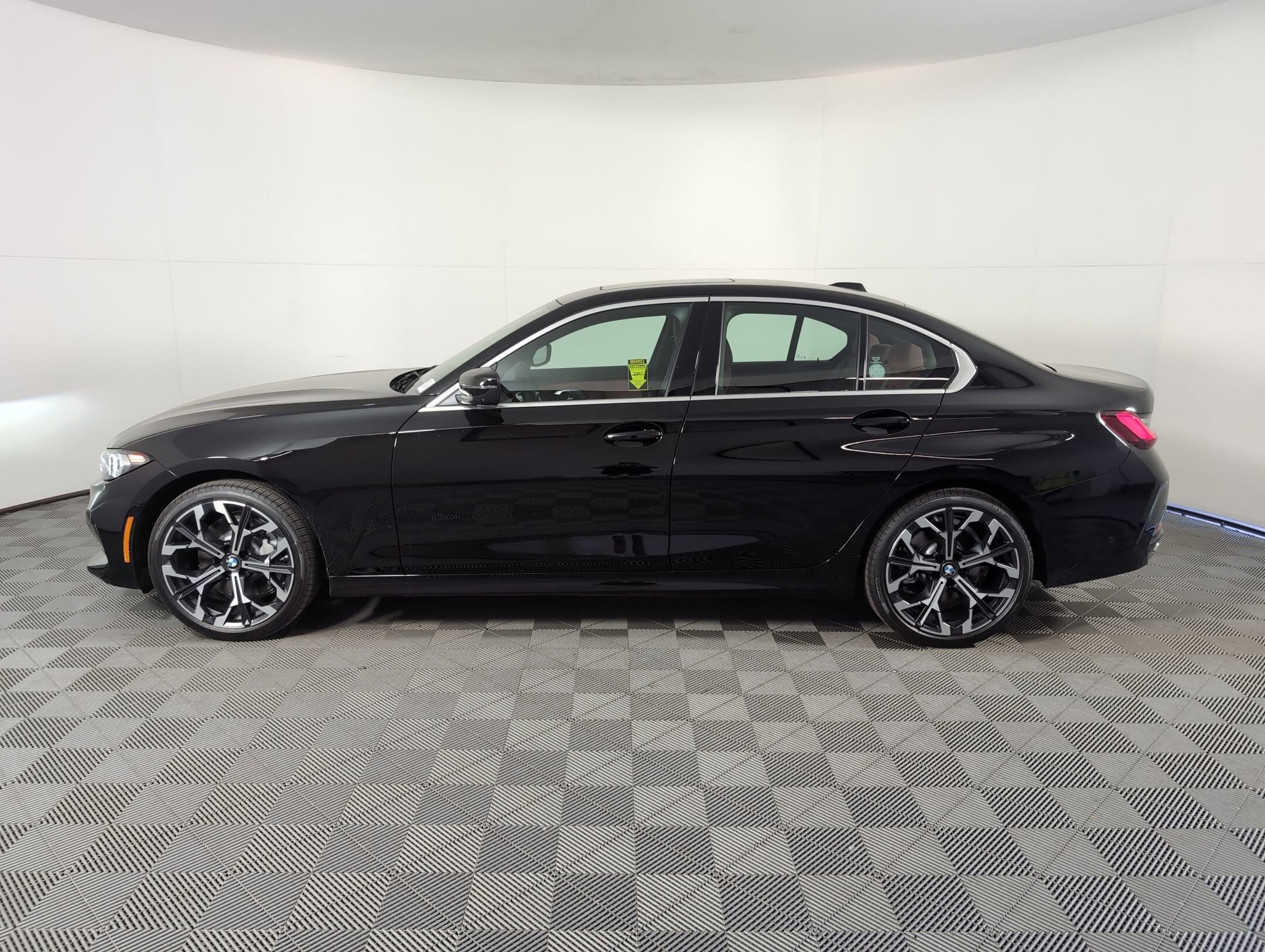 2025 Bmw 330i photo 2