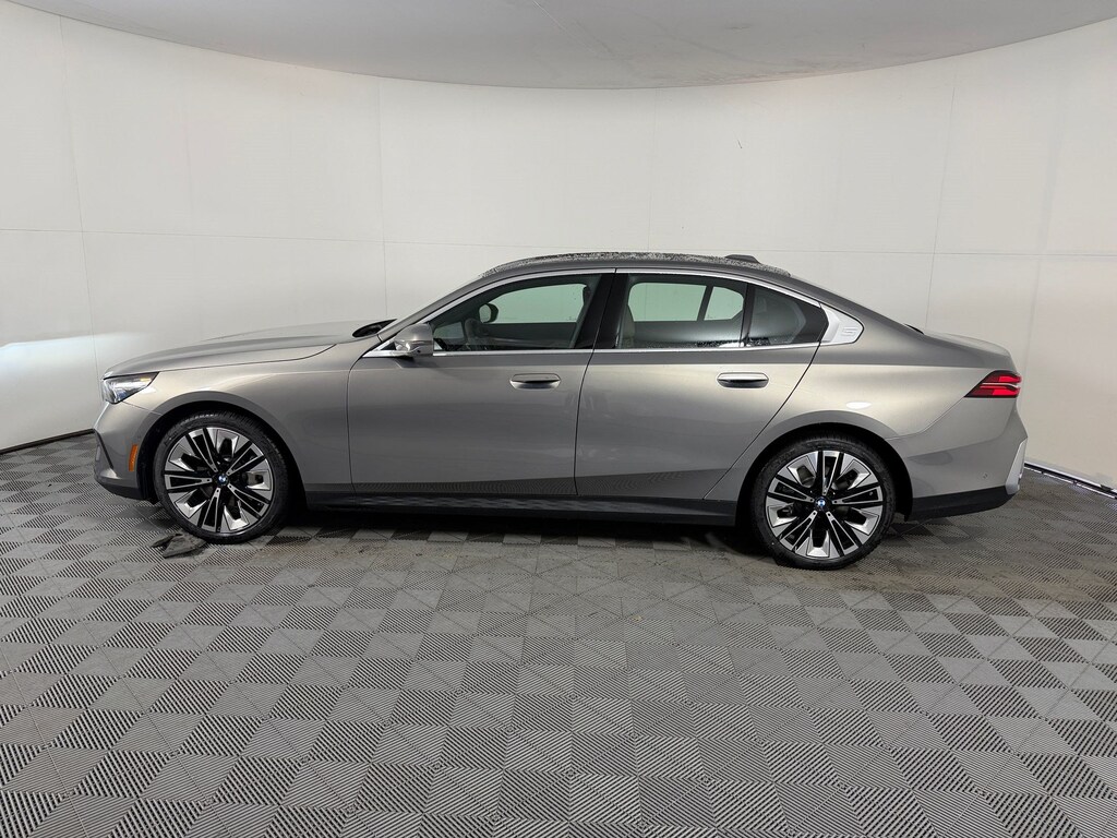 Used 2027 BMW 530i Sedan