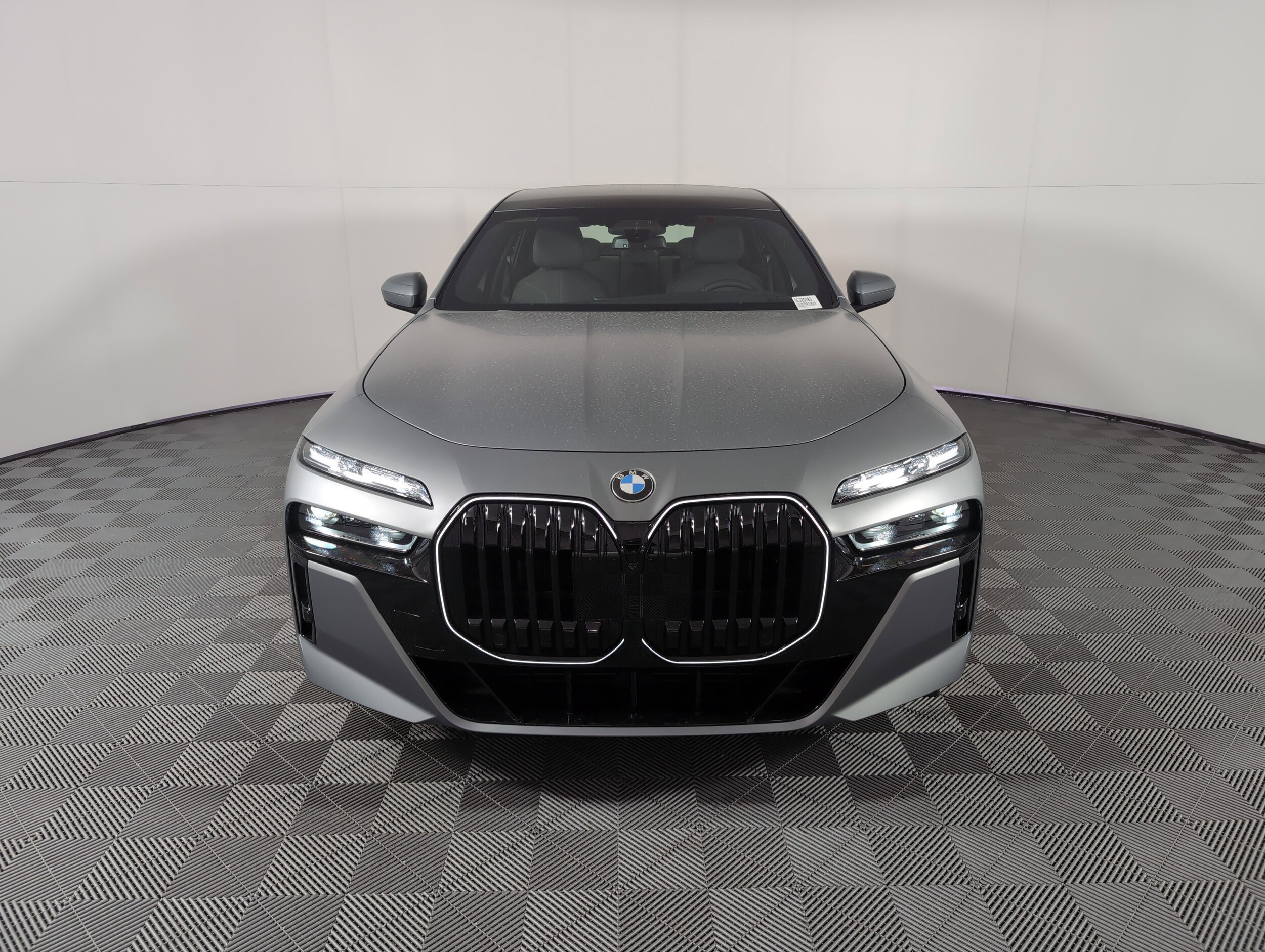 2025 Bmw 760i xDrive photo 2