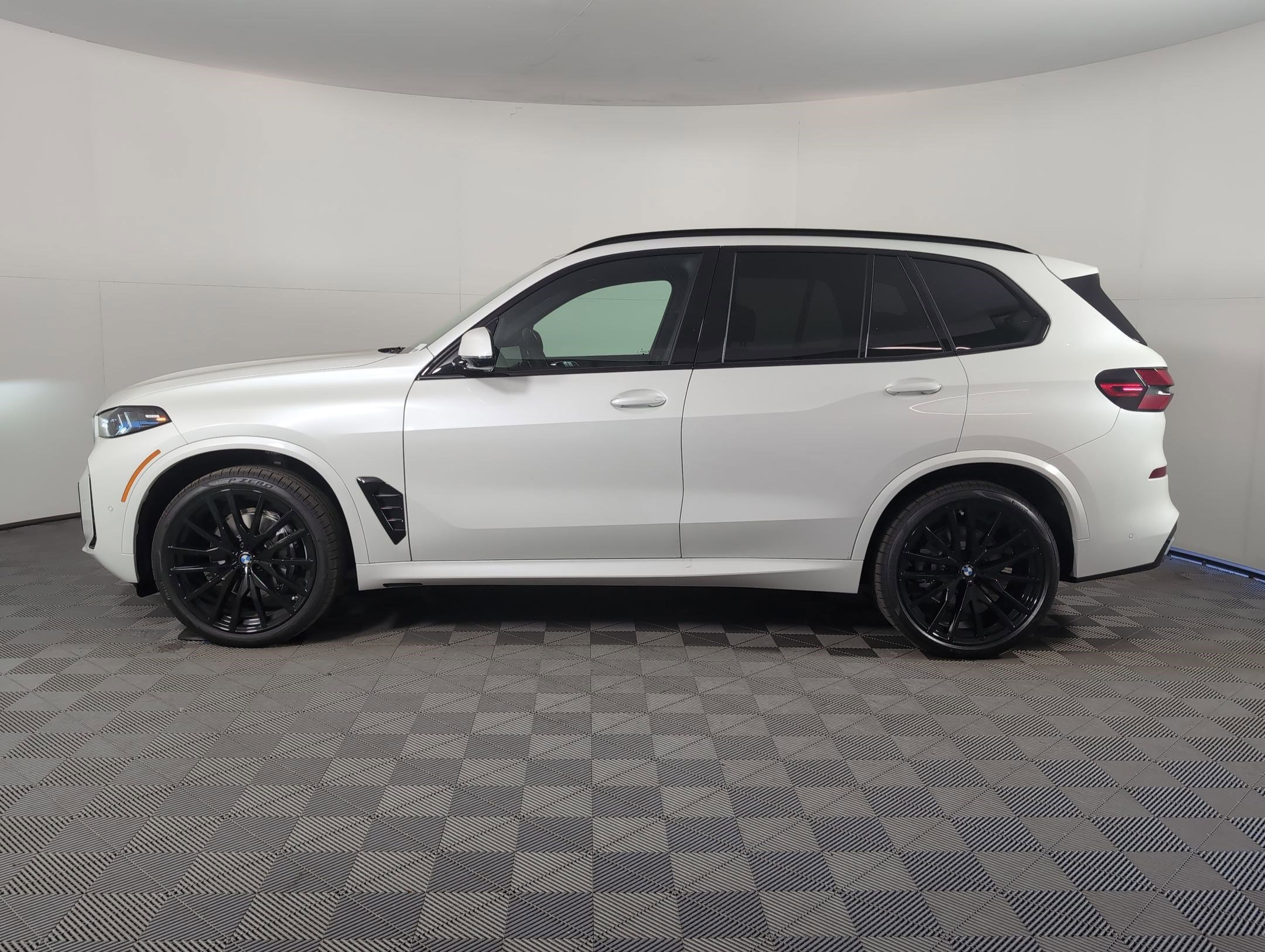 2026 Bmw X5 sDrive40i photo 2
