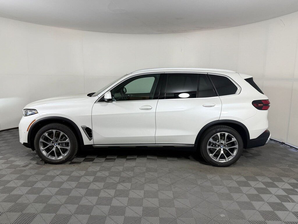 New 2026 BMW X5 sDrive40i SUV