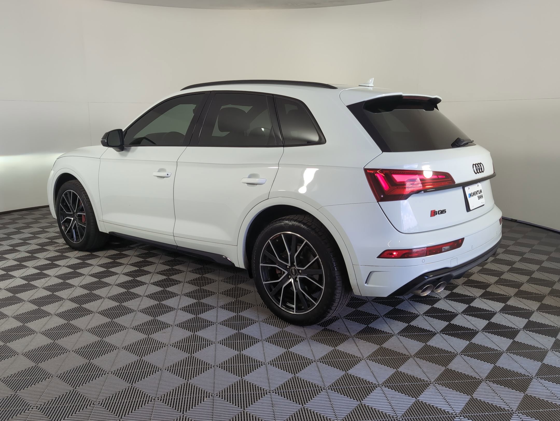 2022 Audi SQ5 Premium Plus photo 2