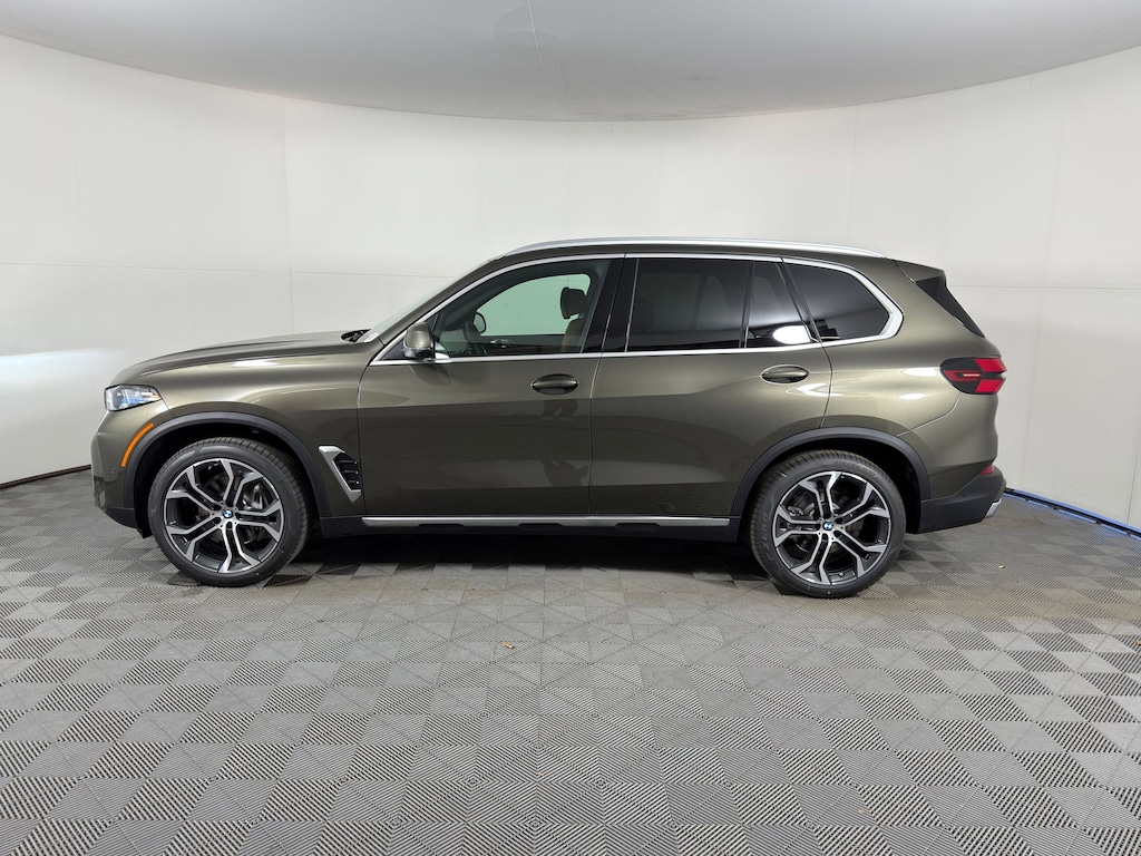New 2026 BMW X5 sDrive40i SUV