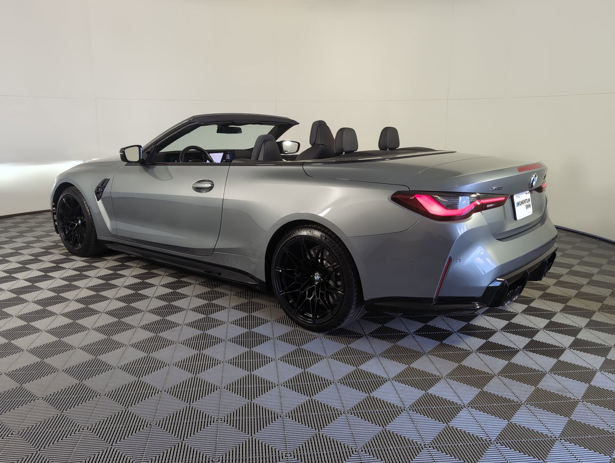 2024 Bmw M4 Competition xDrive Convertible photo 2