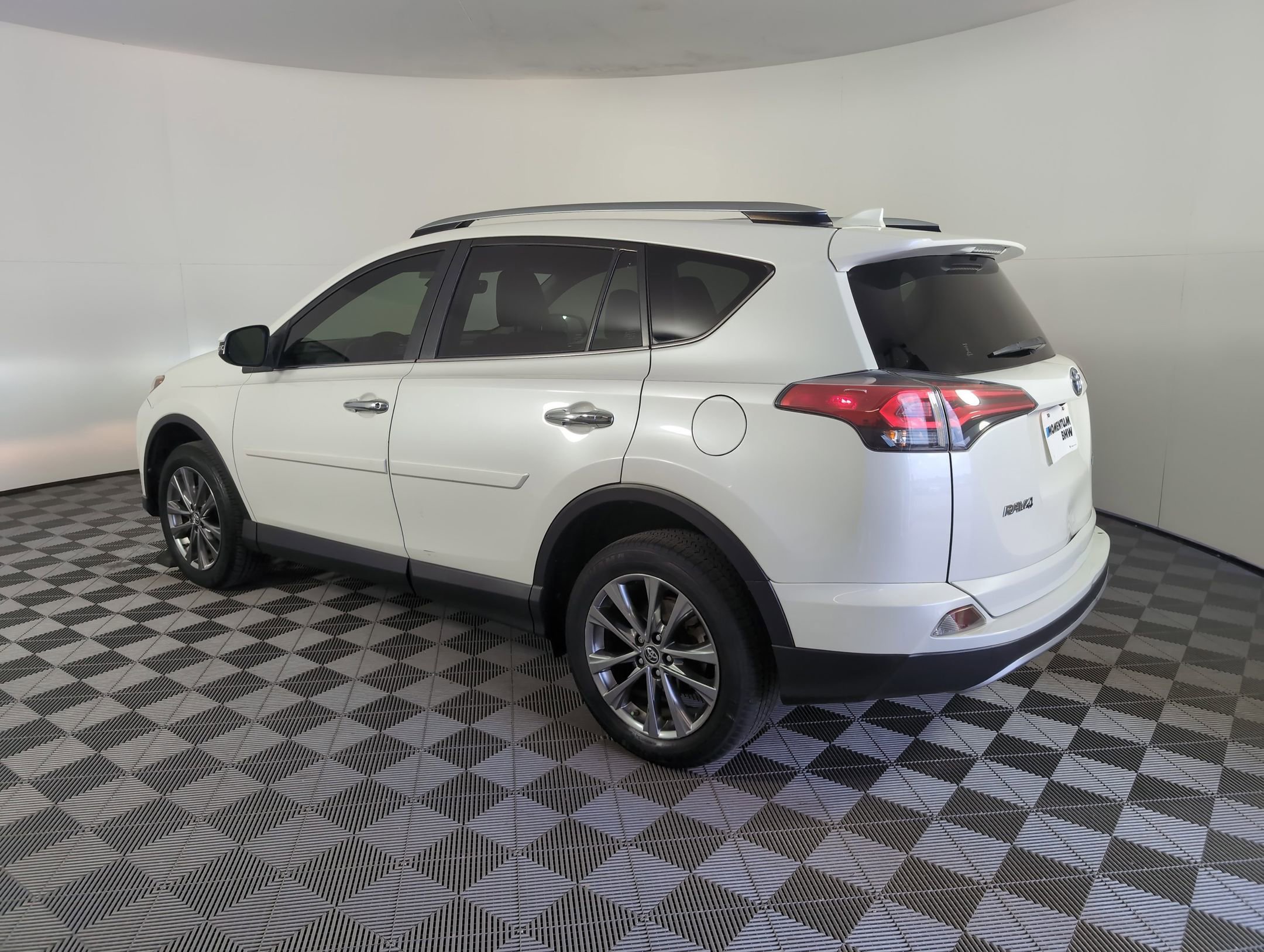 2018 Toyota RAV4 Platinum photo 3
