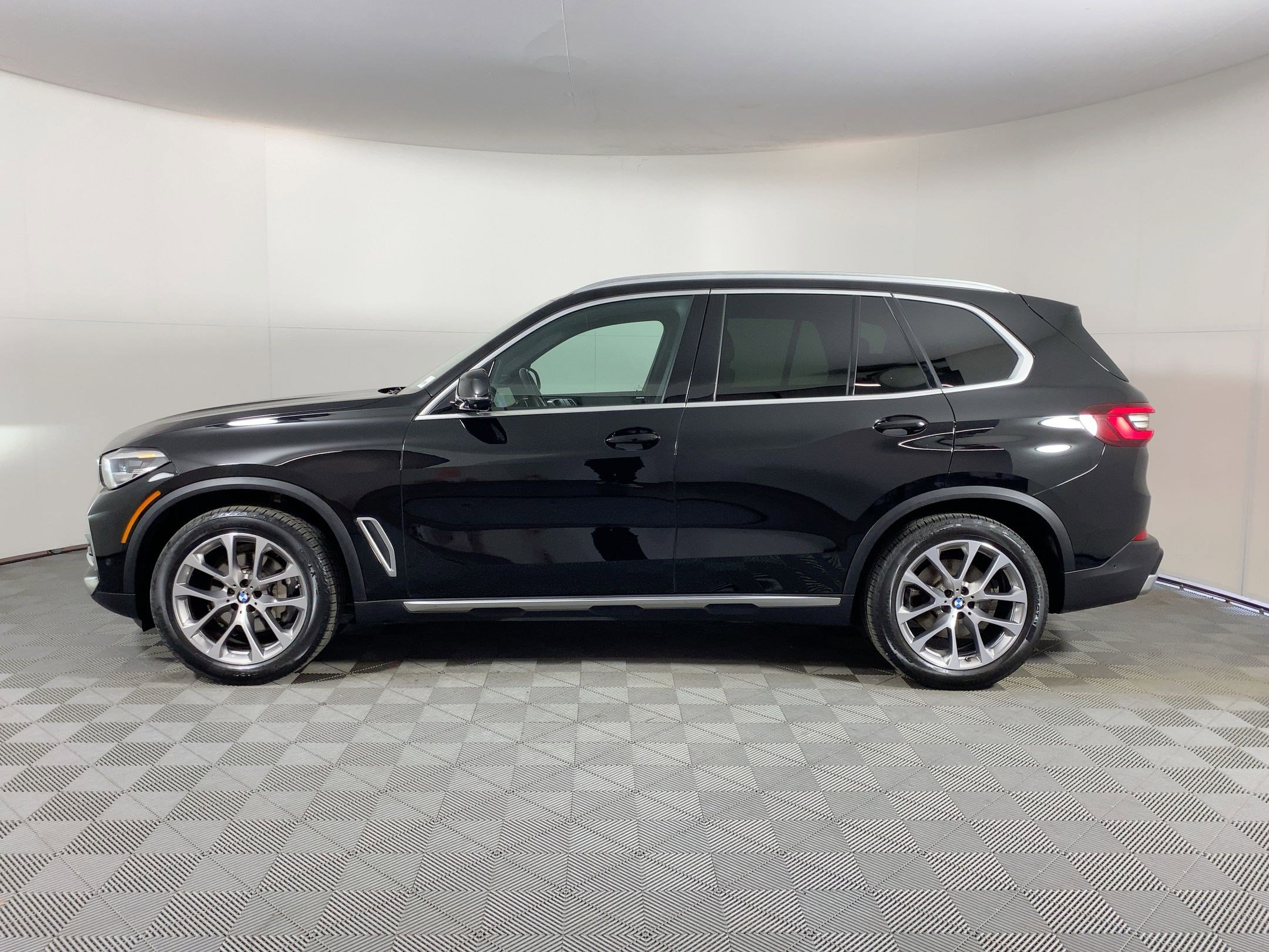 2023 Bmw X5 sDrive40i photo 2