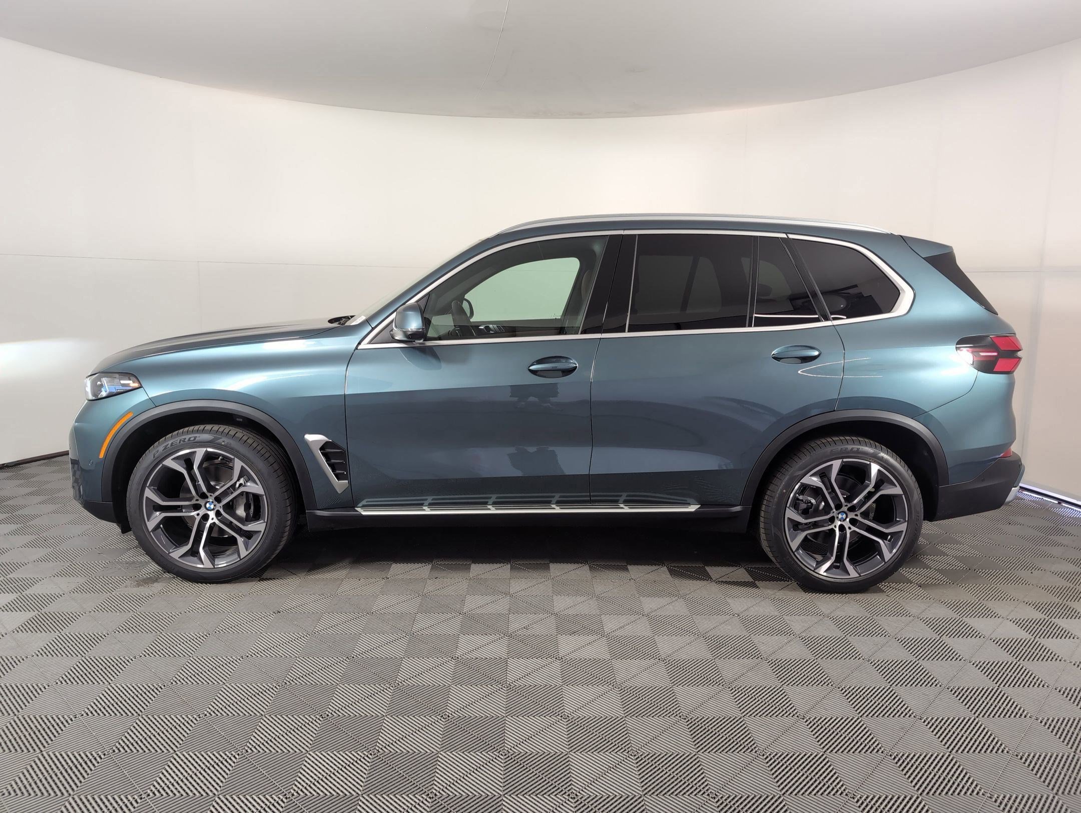 2026 Bmw X5 sDrive40i photo 2