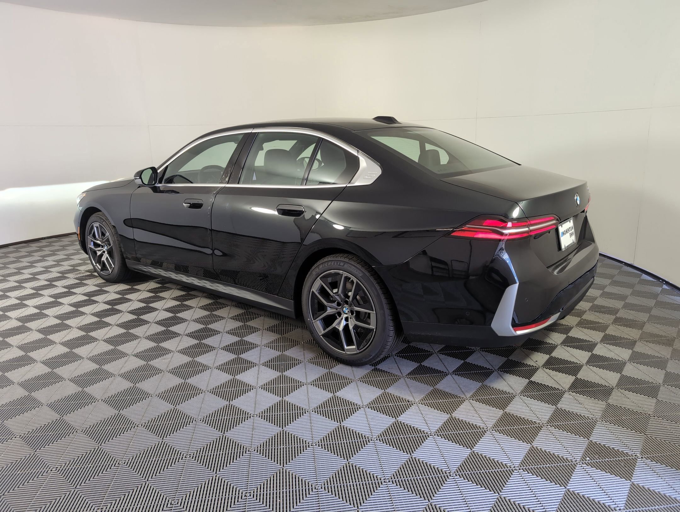 2026 Bmw 530i photo 2