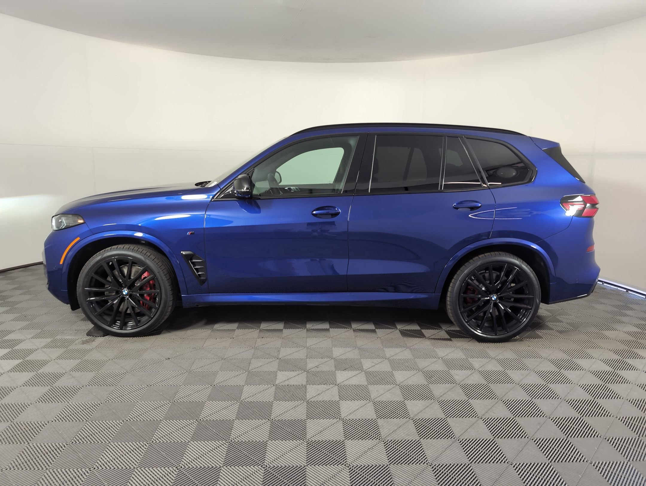 2026 Bmw X5 M60i photo 2