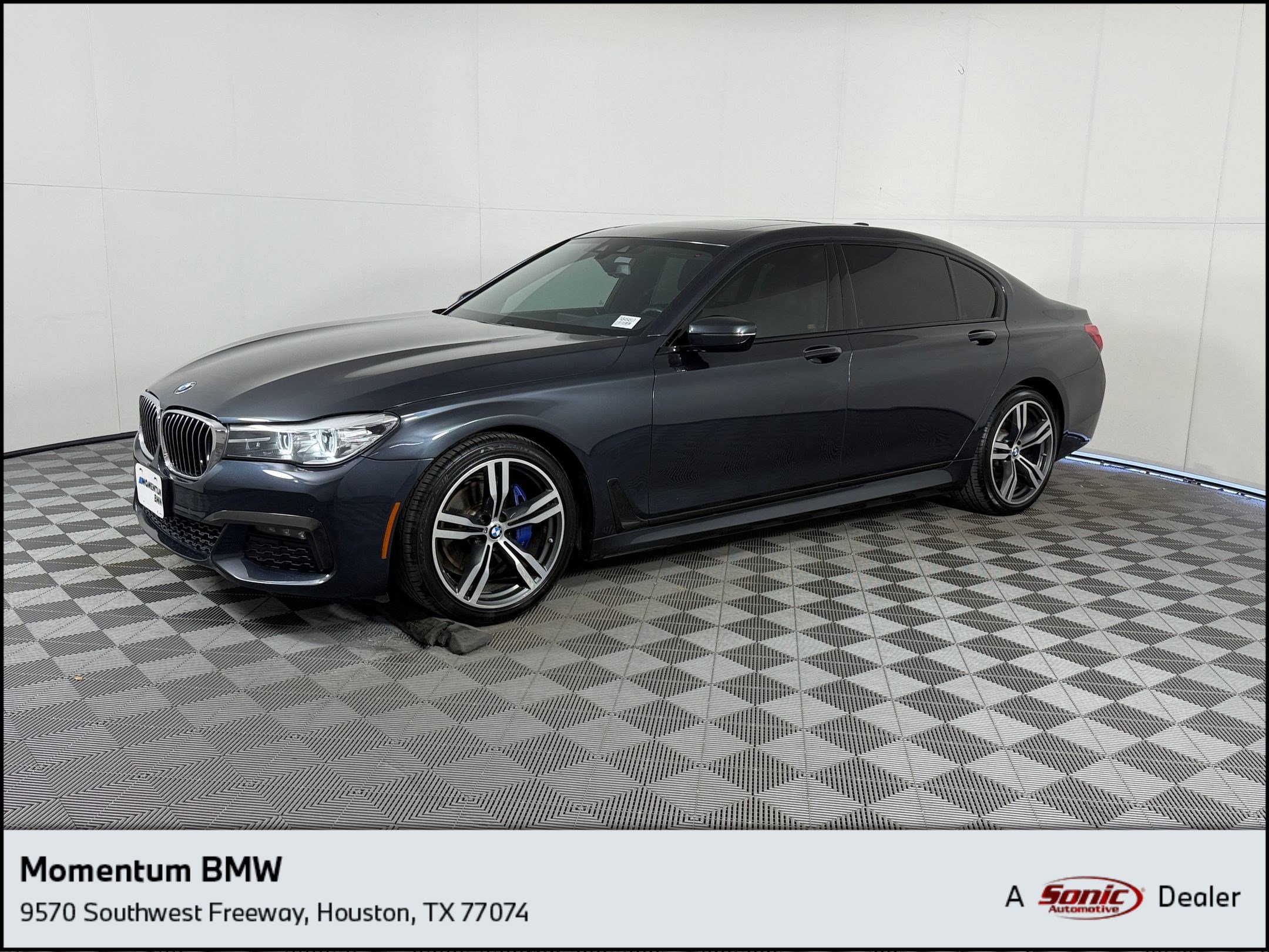 2019 BMW 7 Series 740i's photo