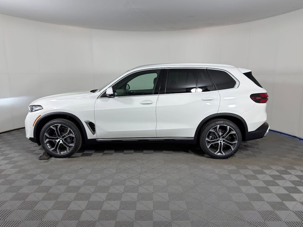 New 2026 BMW X5 sDrive40i SUV