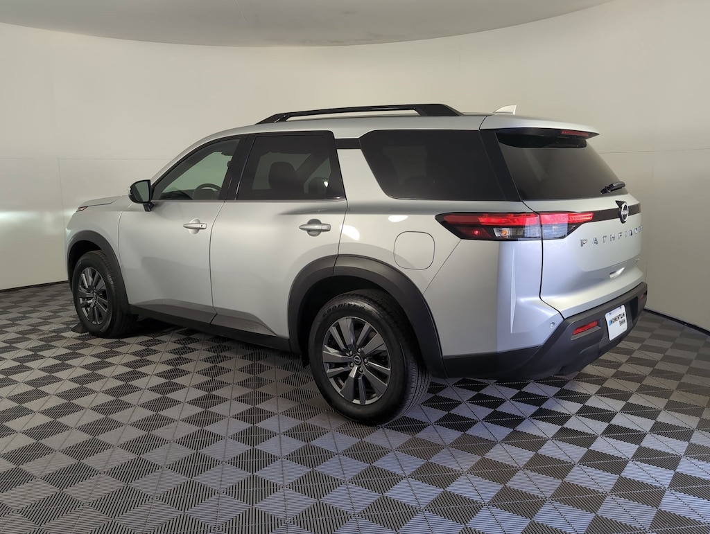 Used 2024 Nissan Pathfinder SV SUV