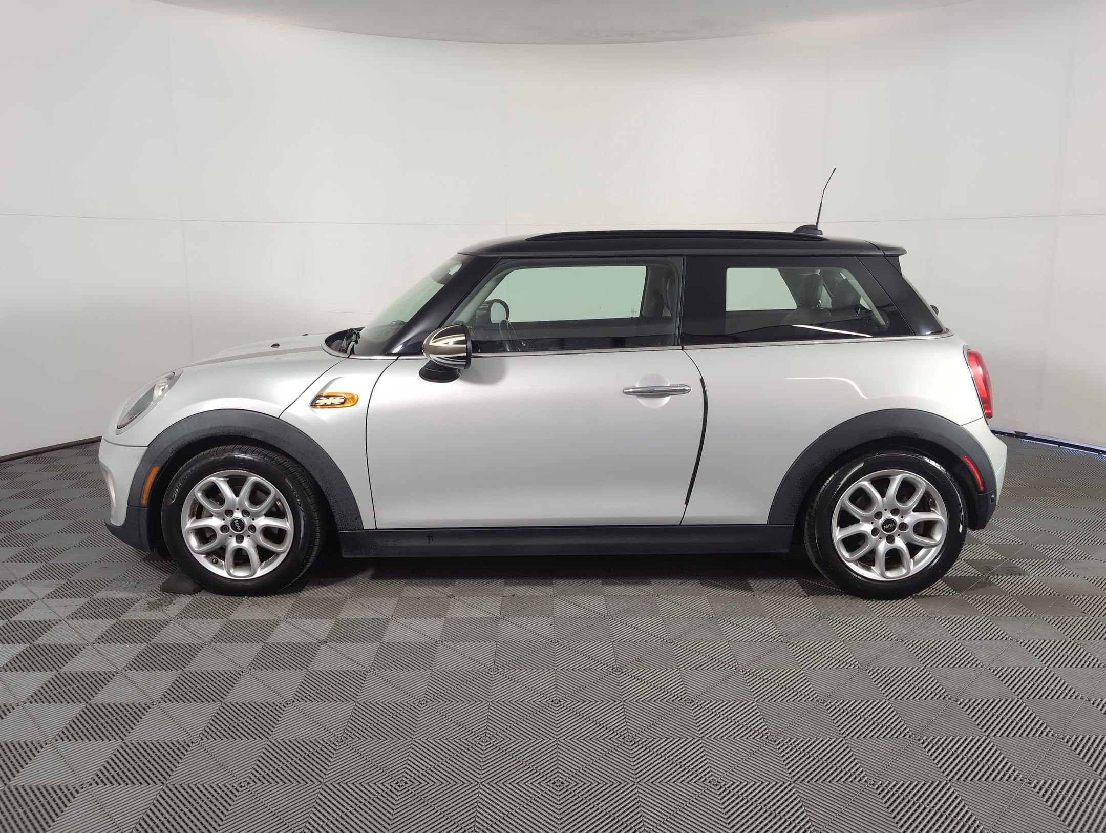 Used 2017 MINI Cooper Base with VIN WMWXP5C35H3C64077 for sale in Baytown, TX