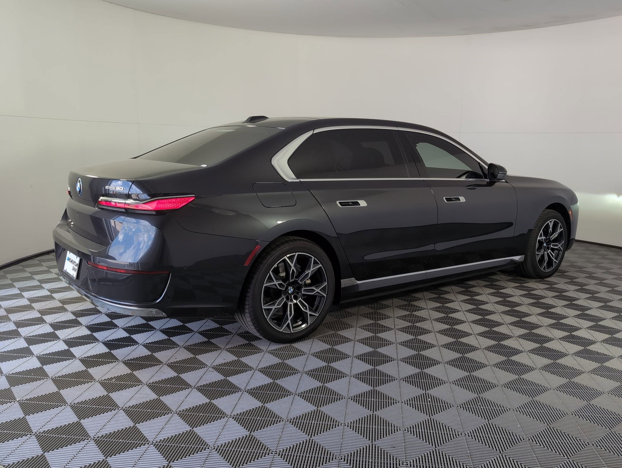 2025 BMW i7 50 - Photo 7