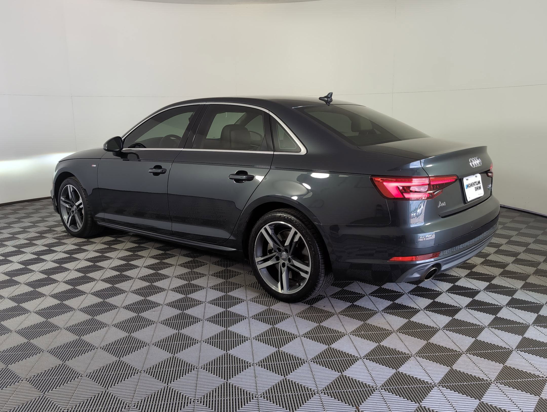 2017 Audi A4 Quattro Premium Plus photo 3