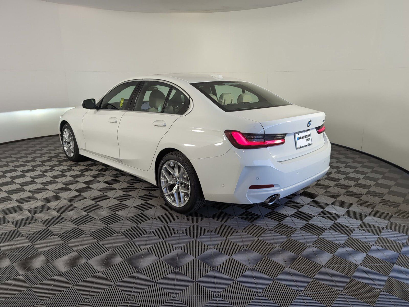 2025 Bmw 330i photo 3