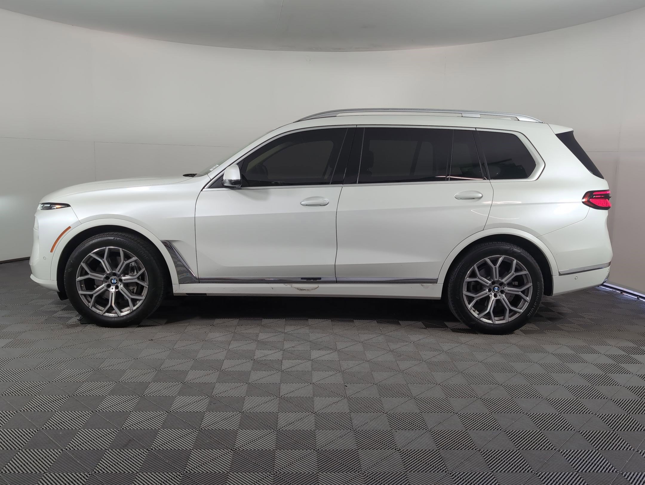 2024 Bmw X7 xDrive40i photo 2