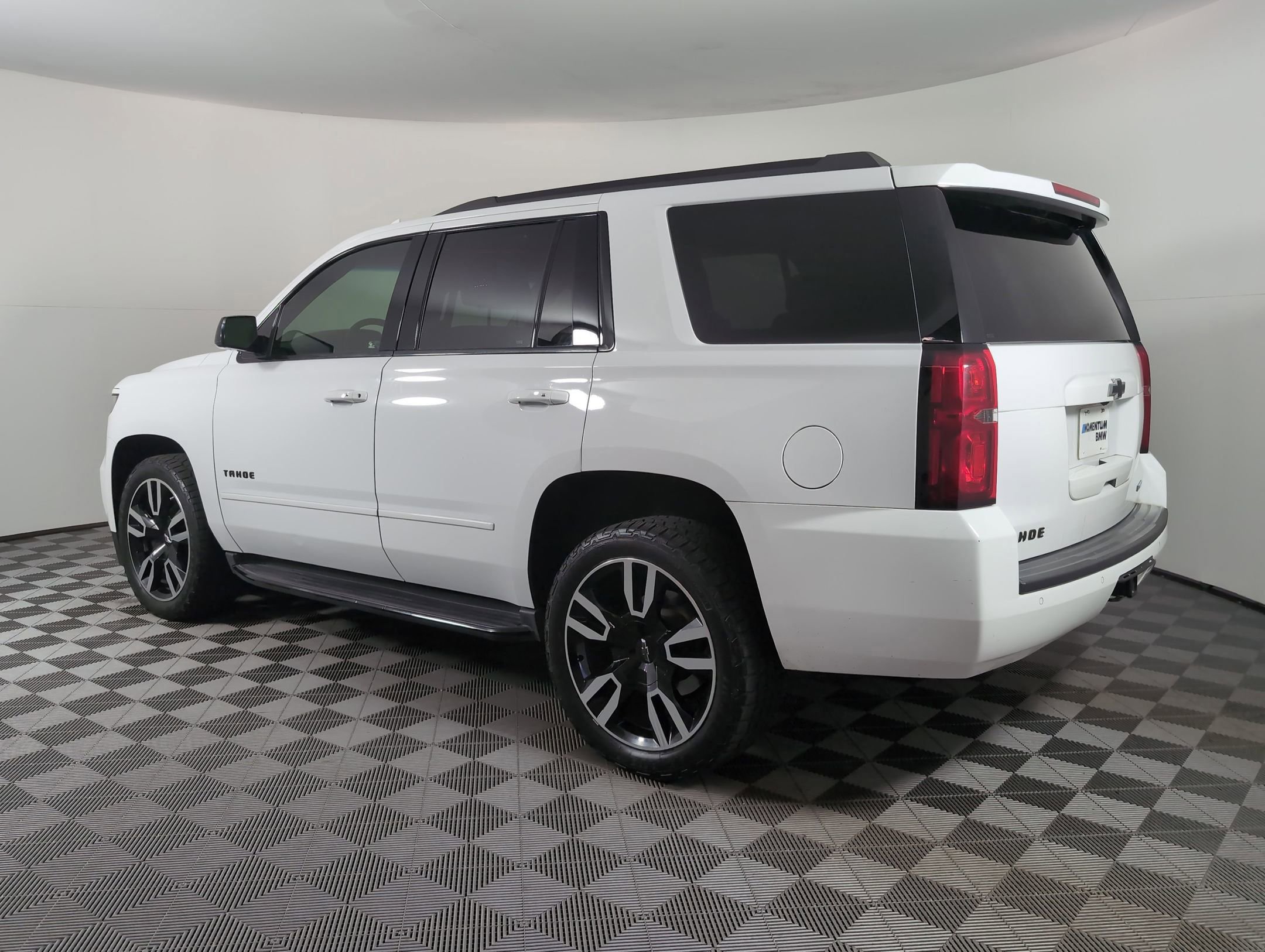 2018 Chevrolet Tahoe Premier photo 3