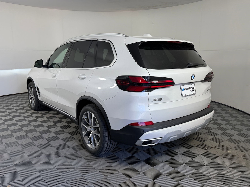 New 2026 BMW X5 sDrive40i SUV