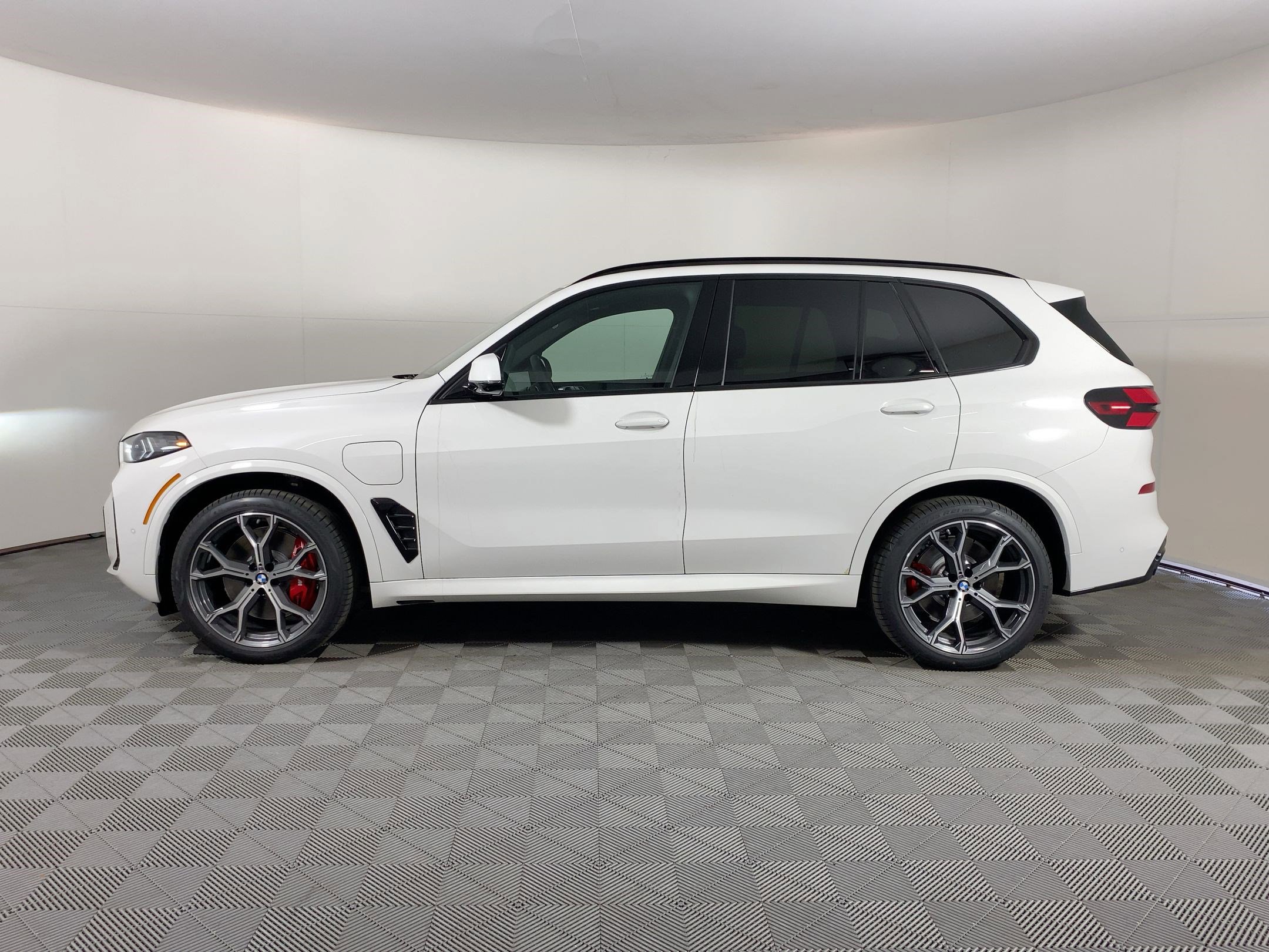 2026 Bmw X5 xDrive50e photo 2