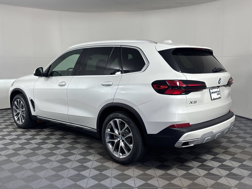 New 2026 BMW X5 sDrive40i SUV