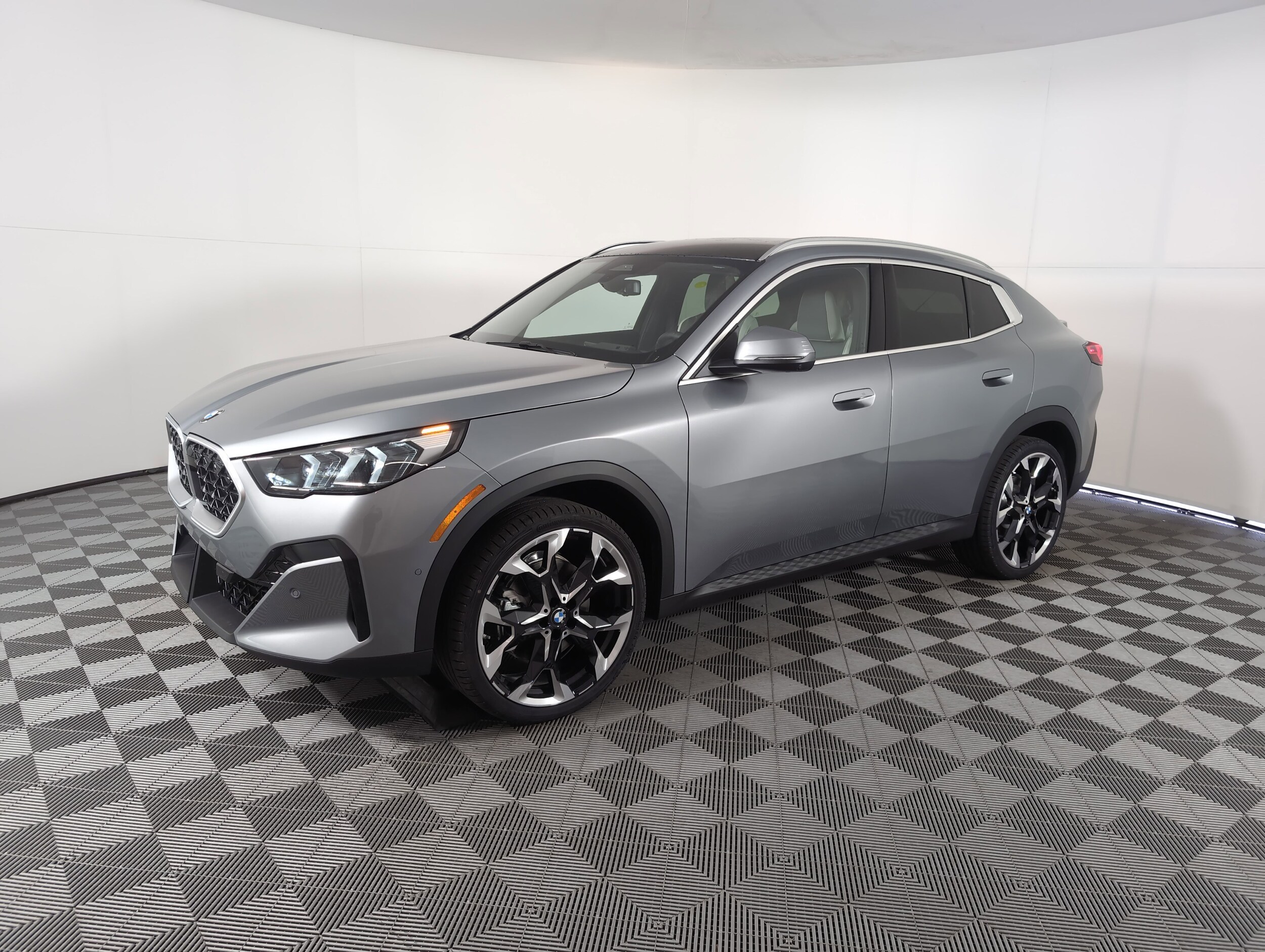 2025 Bmw X2 xDrive28i photo 3