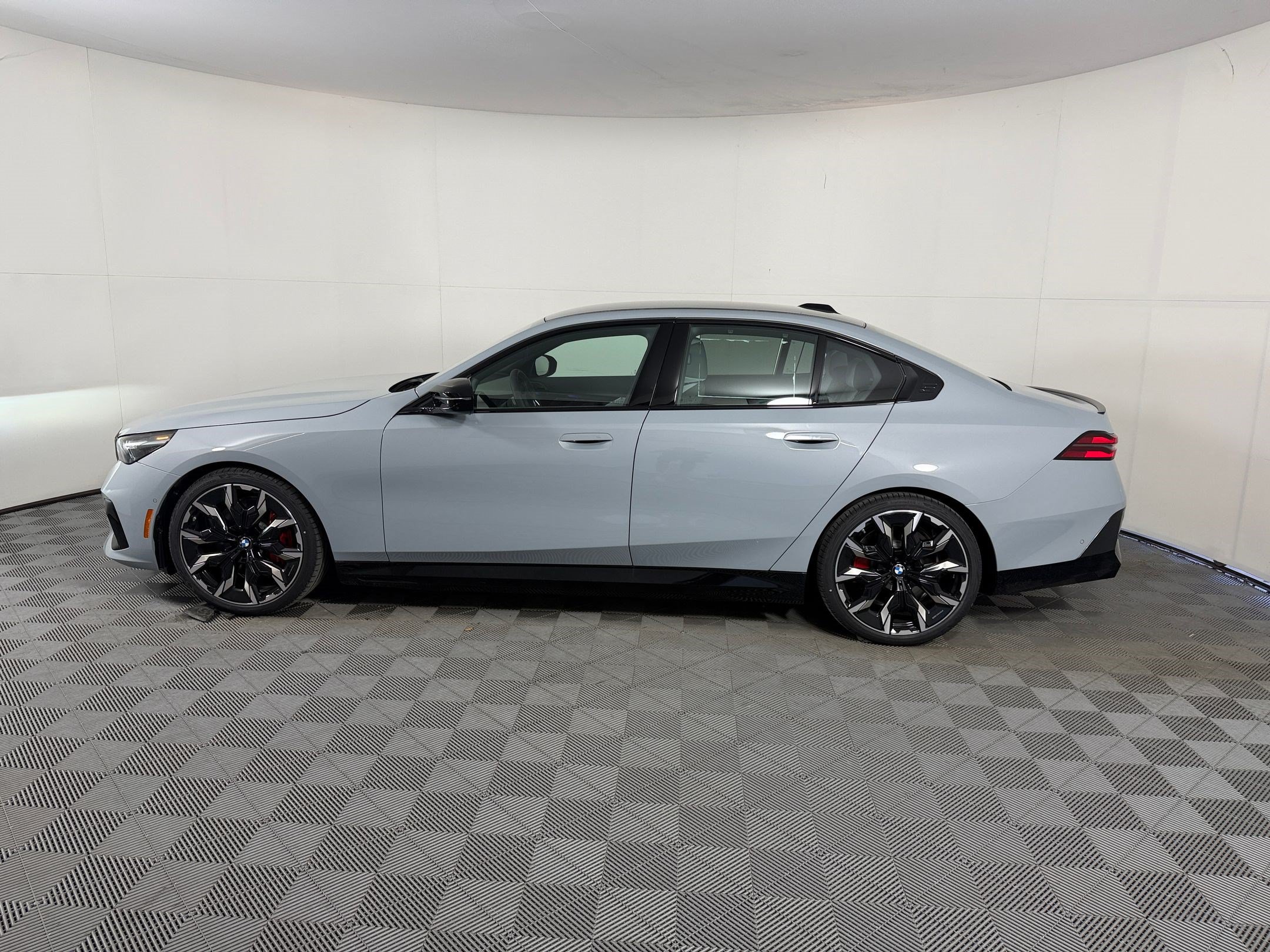 I5 M60 Sedan