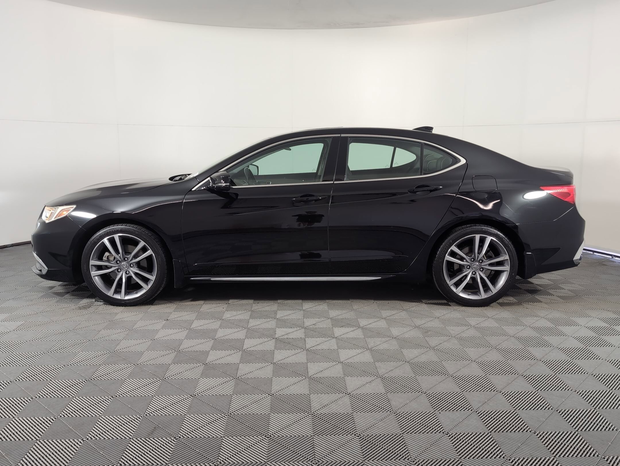 2019 Acura TLX 3.5L Technology photo 2