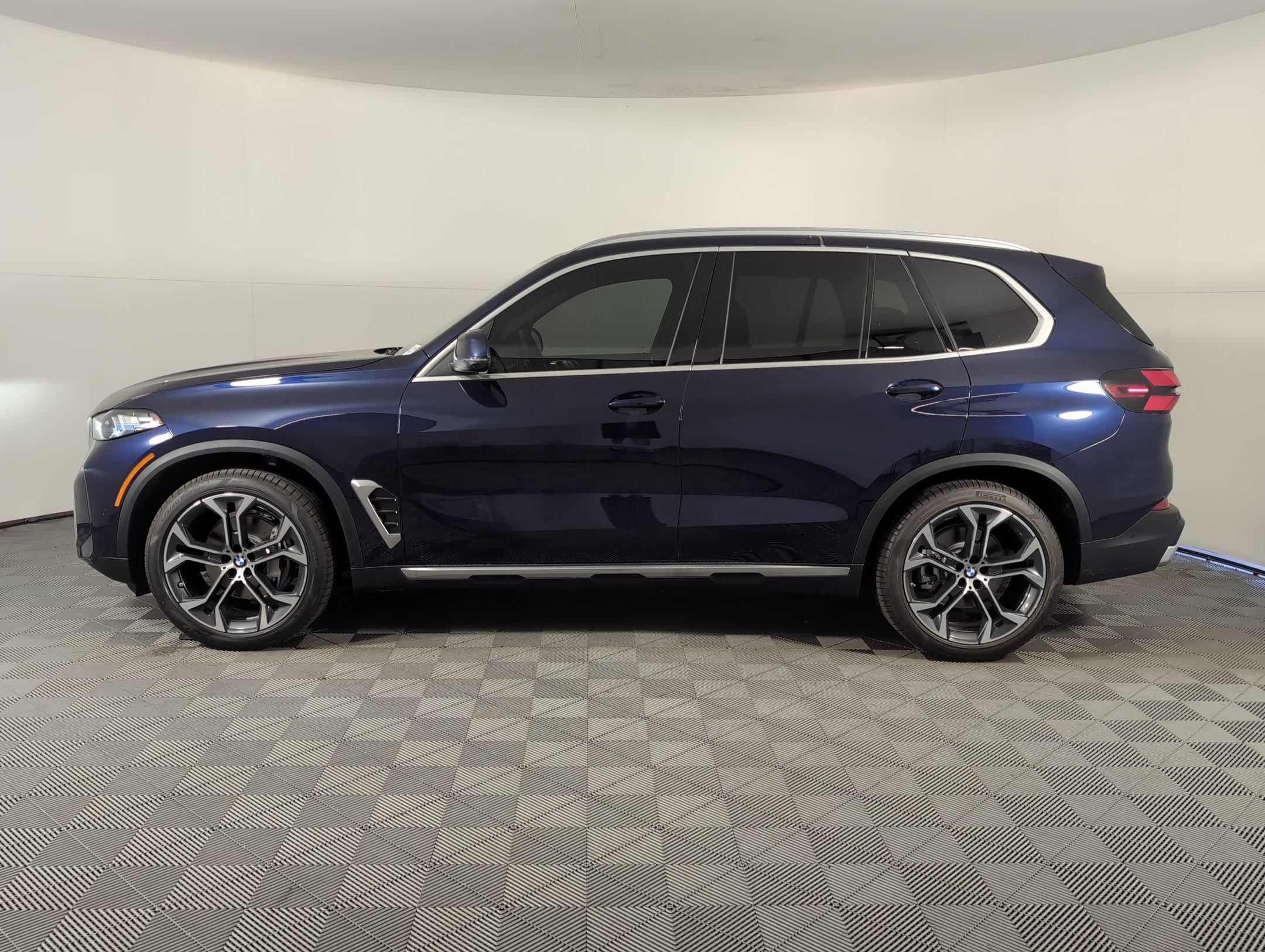 2026 Bmw X5 sDrive40i photo 2