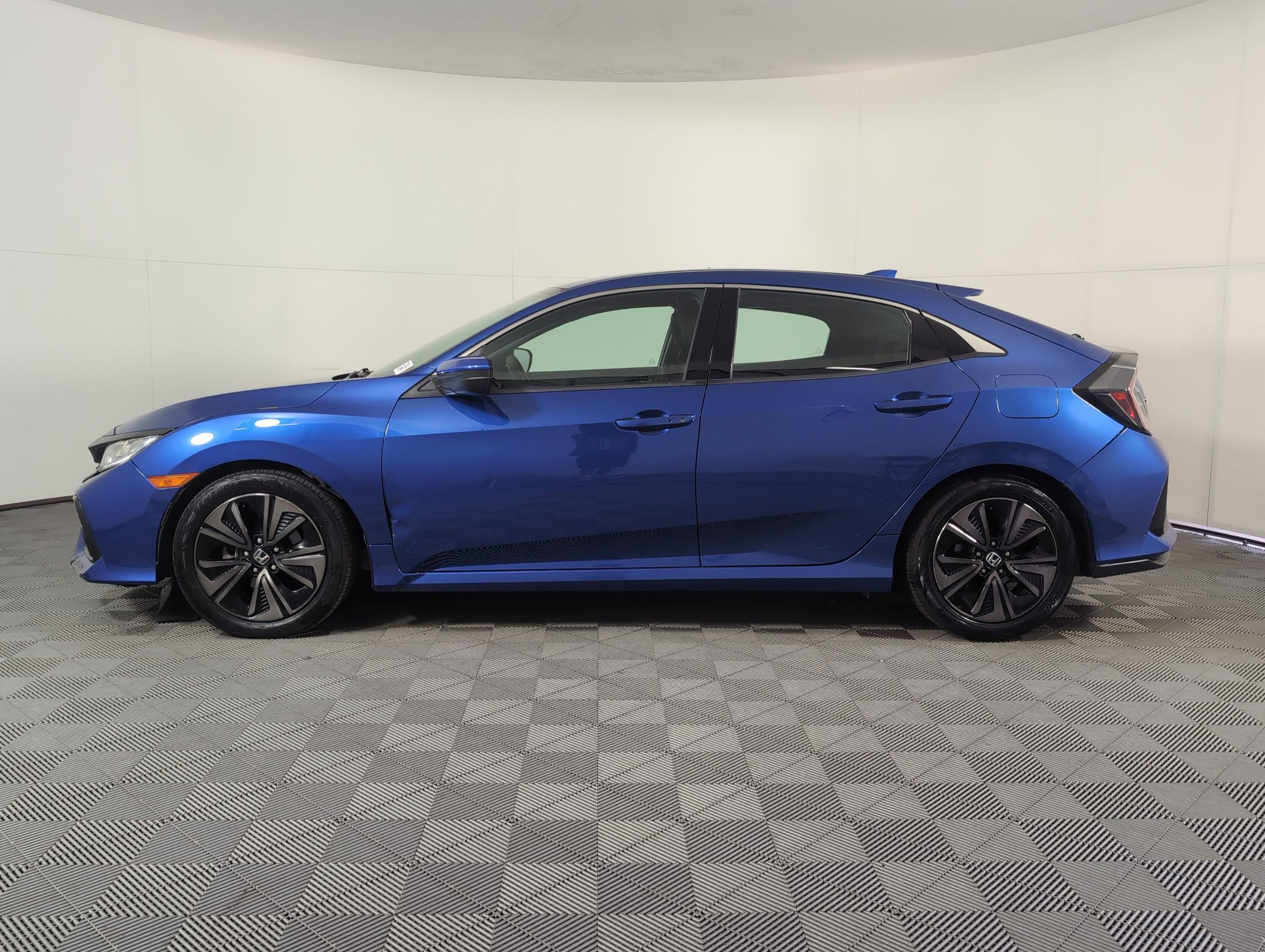 2018 Honda Civic EX Hatchback photo 2