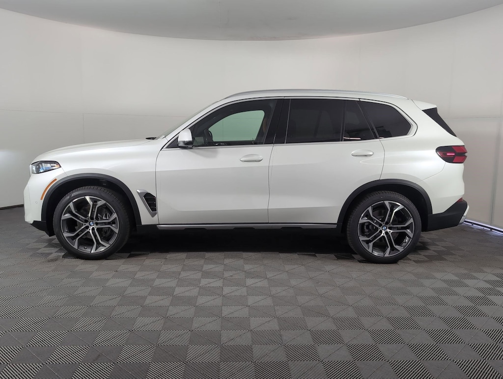 New 2026 BMW X5 sDrive40i SUV