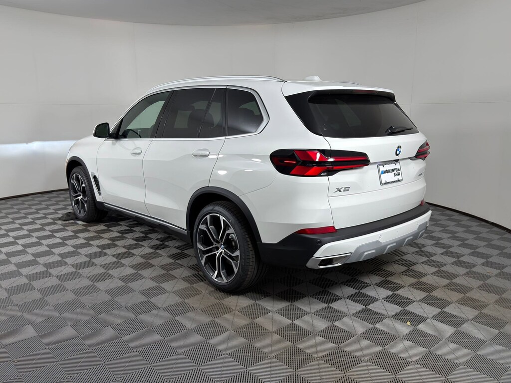 New 2026 BMW X5 sDrive40i SUV