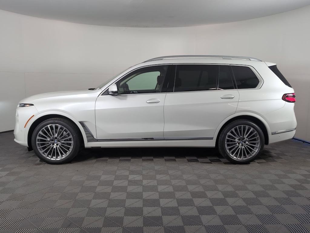 New 2026 BMW X7 xDrive40i SUV