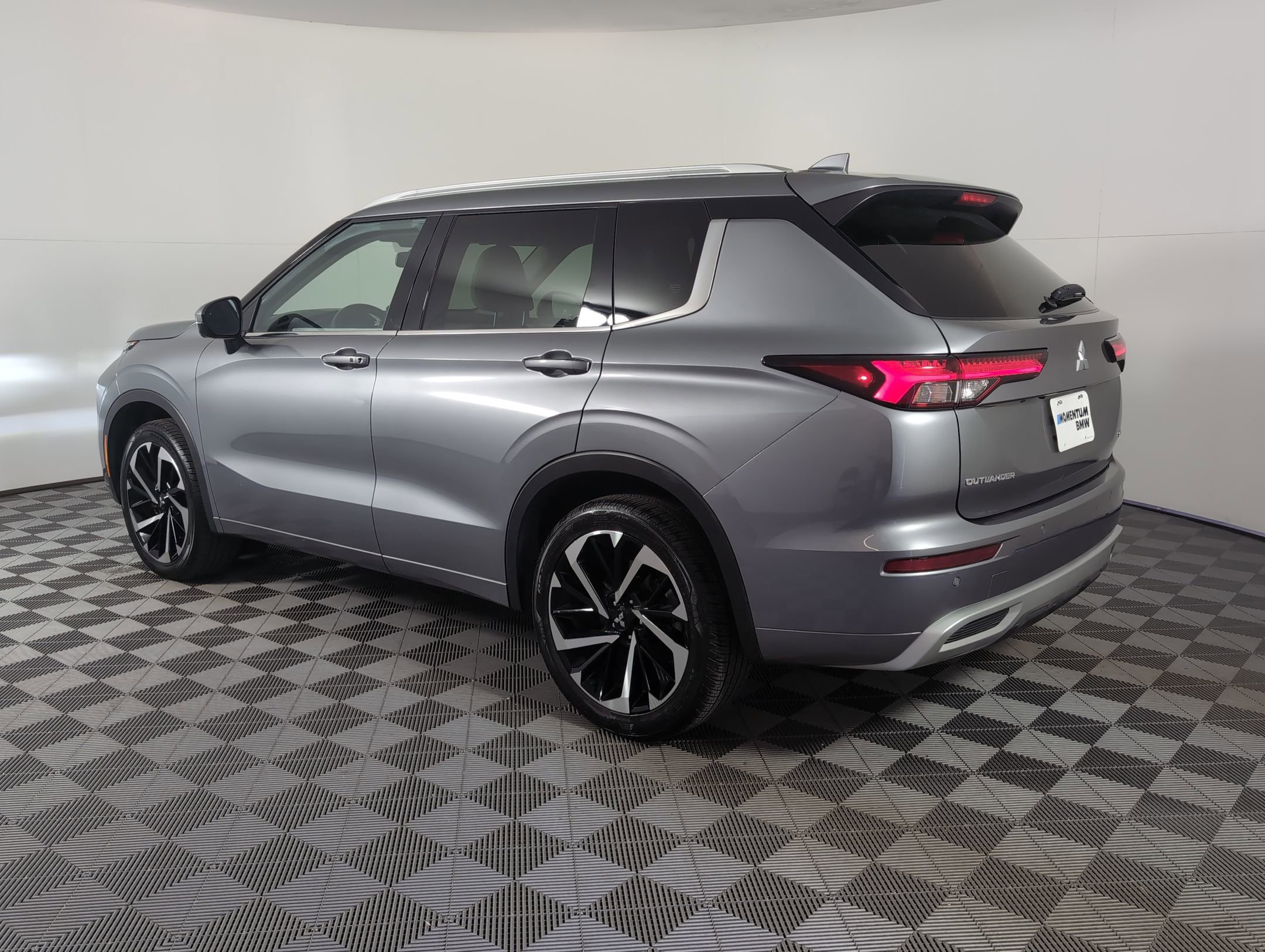 2022 Mitsubishi Outlander SEL photo 3