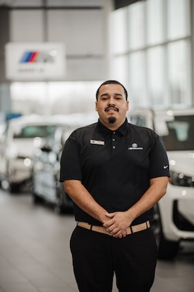 Staff member Selvin Reyes from ID_e6aaefe7f04b