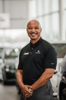 Staff member Warren Hodge from ID_e6aaefe7f04b