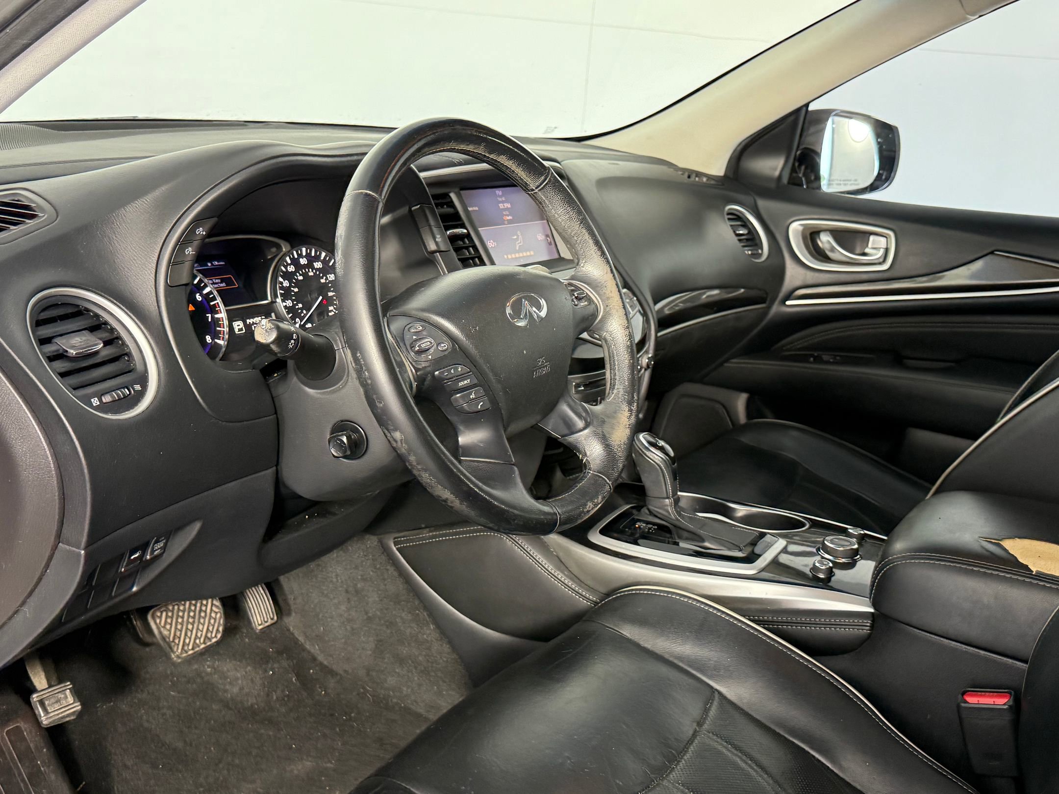 2017 Infiniti QX60 photo 3