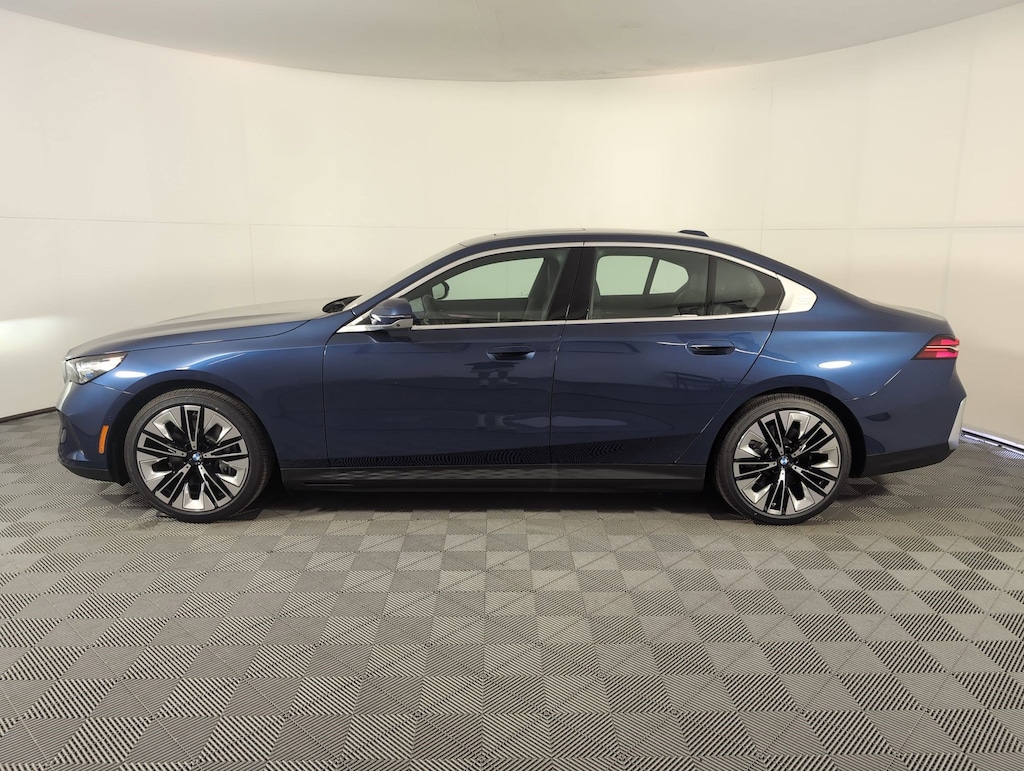 New 2026 BMW i5 eDrive40 Sedan