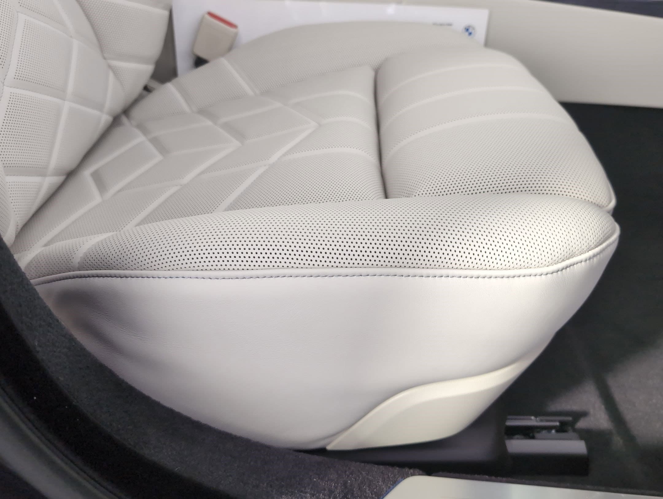 2025 BMW i7 50 - Photo 32